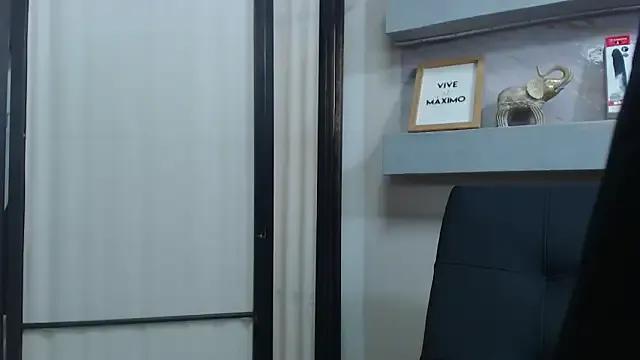 ChloeFox5 from StripChat is Freechat