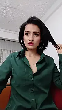 chloehanna from StripChat is Freechat