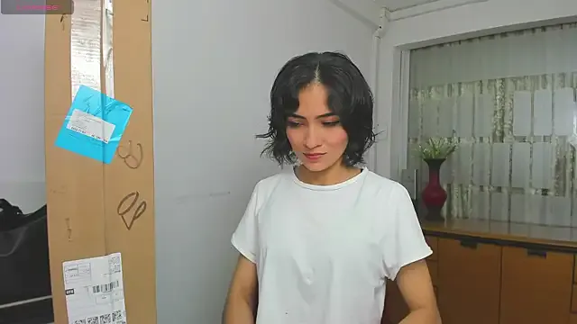 chloehanna from StripChat is Freechat