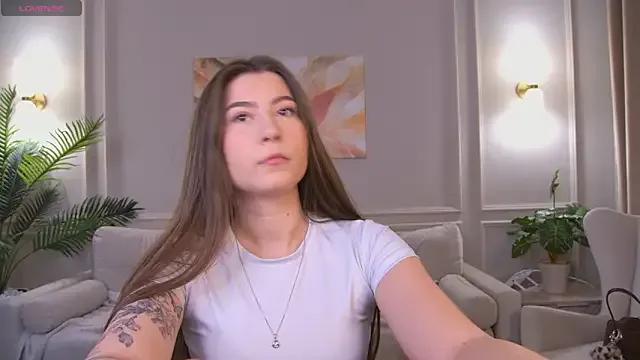 ChloeKissesYou from StripChat is Freechat