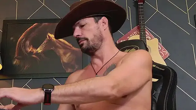 ChrisKox from StripChat is Freechat