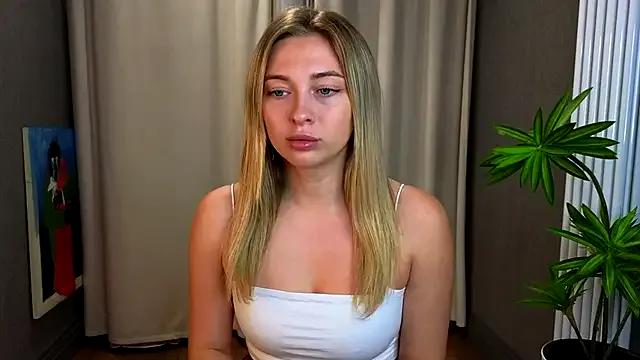 christie_luv from StripChat is Freechat