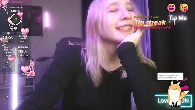 ChristinaFivePlus from StripChat is Freechat