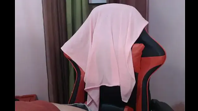 Chubby_HotLady from StripChat is Freechat