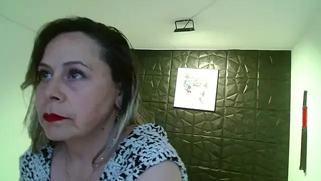 CINTHIA1609 from StripChat is Freechat