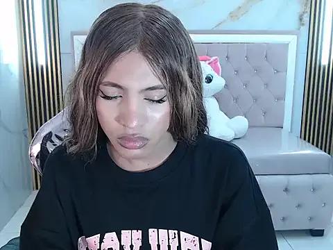 clara_evanss_s from StripChat is Freechat