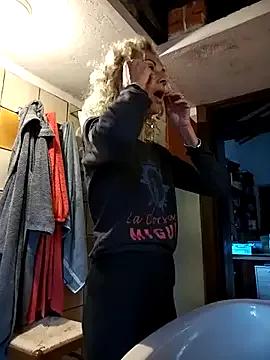 Girls: try live performances with matured performers, from dancing to quirks, in a variety of beautiful sex cams.