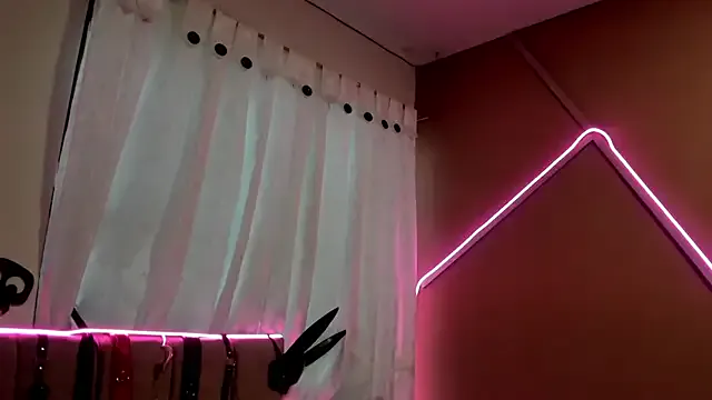 CleareRems from StripChat is Freechat