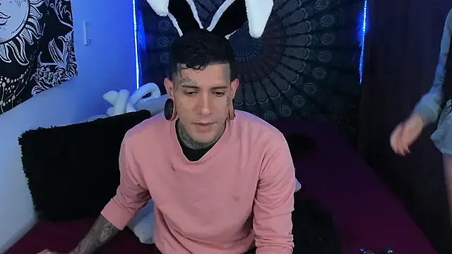 cleoo_jhonny from StripChat is Freechat