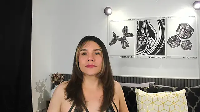 Cloe_Bonne from StripChat is Freechat