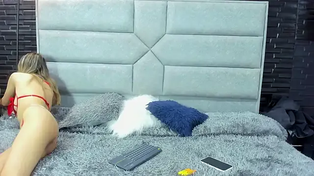 CloeSilver from StripChat is Freechat