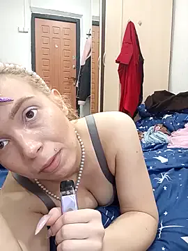 Conny_Shellie from StripChat is Freechat