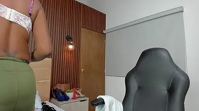 Girls: try live performances with matured performers, from dancing to quirks, in a variety of beautiful sex cams.