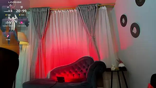 CoralineRicce_ from StripChat is Freechat