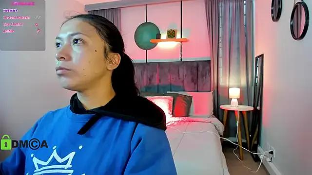 CoralineRicce_ from StripChat is Freechat