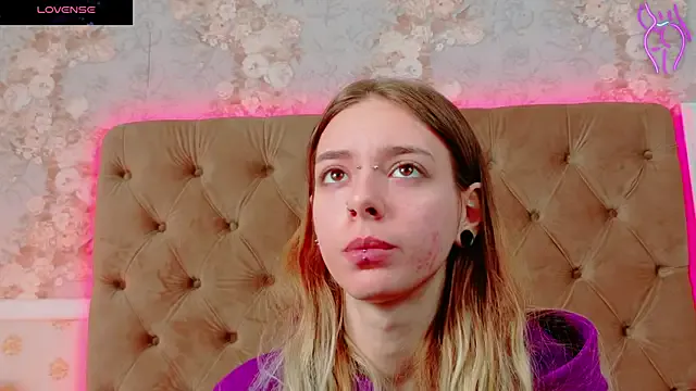 CoraVex from StripChat is Freechat