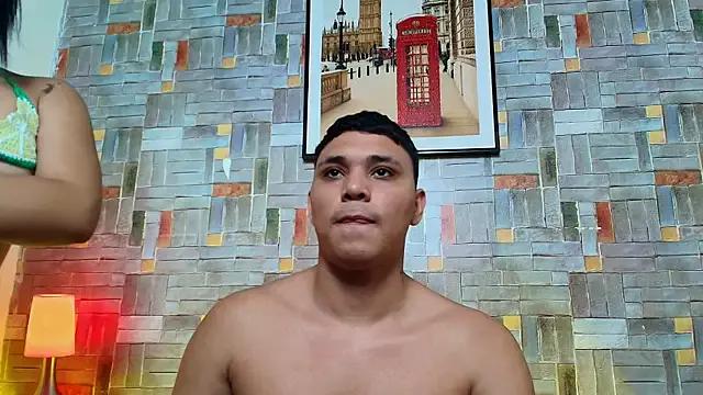 couple_lovelyds from StripChat is Freechat