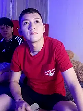 couple_sexx_mds from StripChat is Freechat