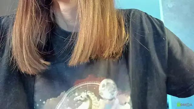 Courtney_Luv from StripChat is Freechat