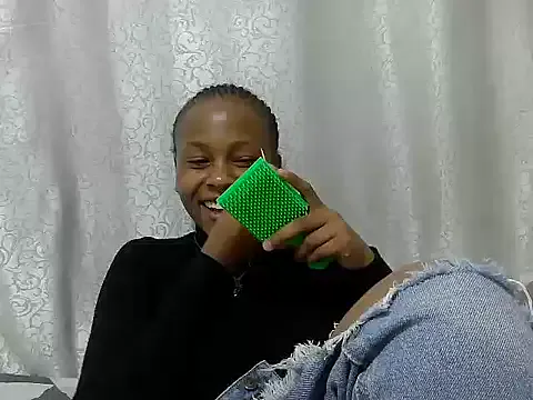 Creamybabee from StripChat is Freechat