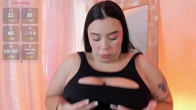 Cristal_Cutte from StripChat is Freechat