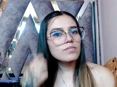 CRISTALHERRANZ from StripChat is Freechat