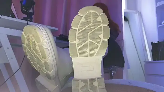 CruelSiren from StripChat is Freechat