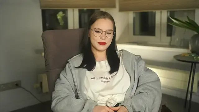 CrystaSvendsen from StripChat is Freechat