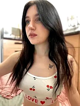 Cuddlies_Lili from StripChat is Freechat