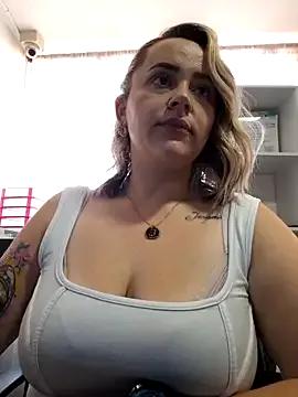 CurvyLust_x from StripChat is Freechat