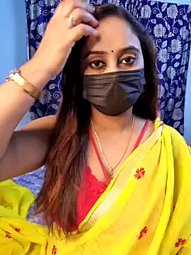 Cute-lusi from StripChat