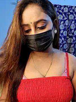 Cute-lusi from StripChat is Freechat