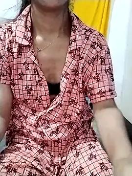 Cute-Naavya from StripChat is Freechat