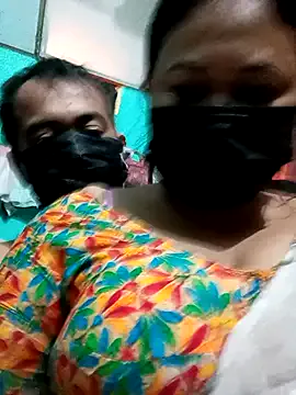 Cute-Vaanya from StripChat is Freechat