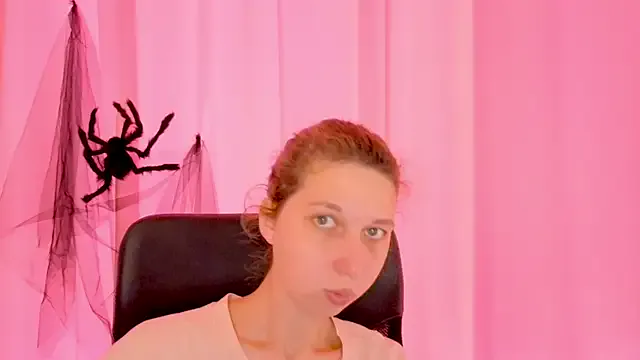 CuteEllii from StripChat is Freechat