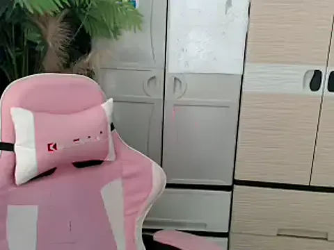  cutie_milker chat room