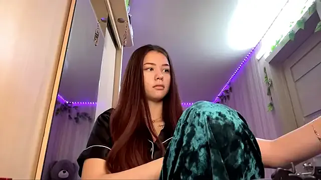 Girls: try live performances with matured performers, from dancing to quirks, in a variety of beautiful sex cams.