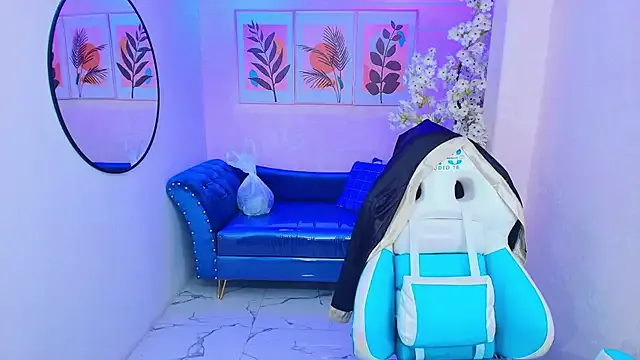 Dafne_huges from StripChat