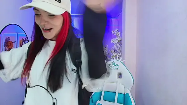 Dafne_huges from StripChat