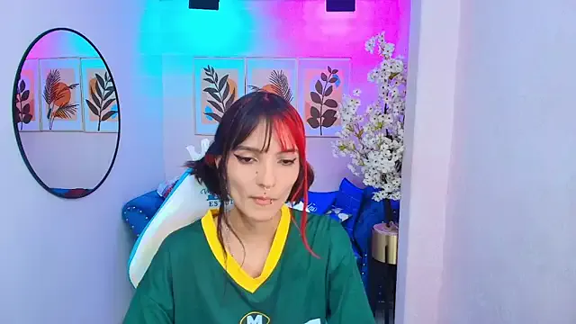 Dafne_huges from StripChat