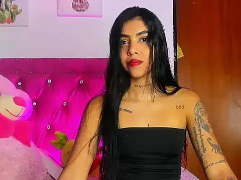 dahiiangomezz from StripChat is Freechat
