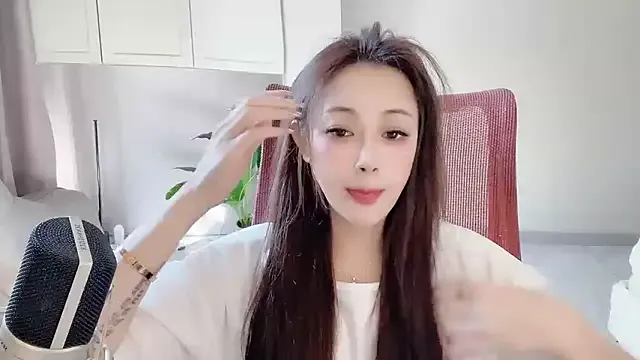 Daisy-77 from StripChat