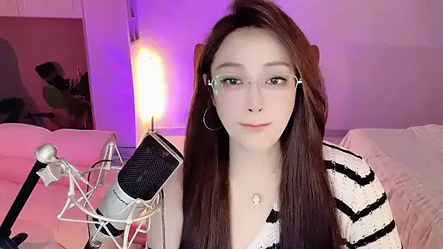 Daisy-77 from StripChat