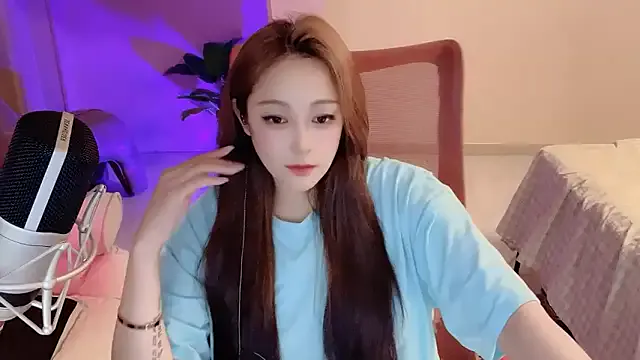 Daisy-77 from StripChat