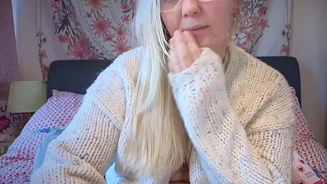 Daisyxoxo_ from StripChat