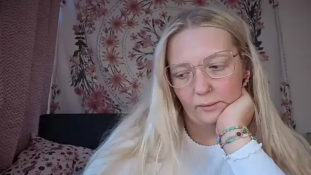 Daisyxoxo_ from StripChat