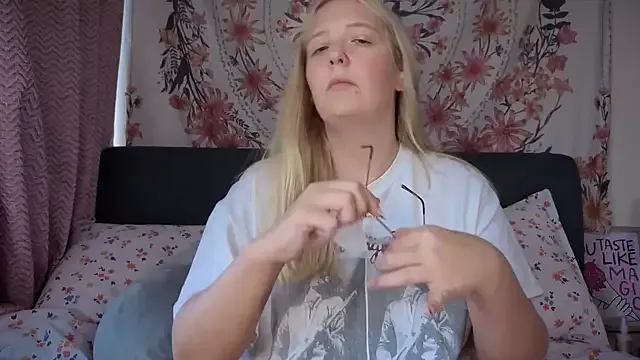 Daisyxoxo_ from StripChat