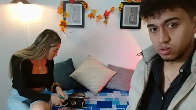 Girls: try live performances with matured performers, from dancing to quirks, in a variety of beautiful sex cams.