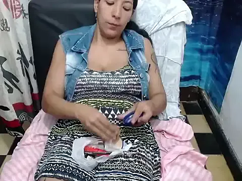 dalilah_pervertt from StripChat is Freechat