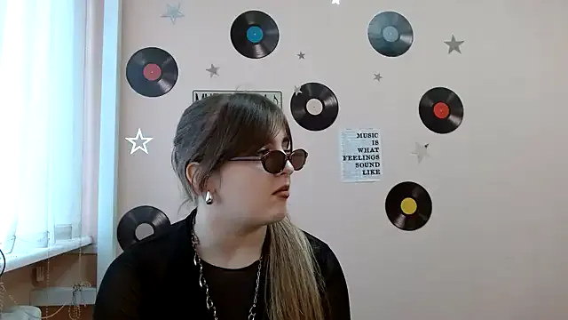 Dance__Queen from StripChat is Freechat